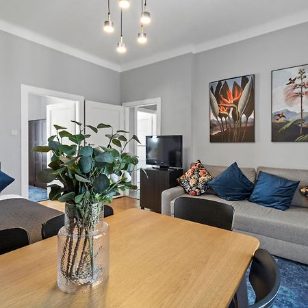 French Balcony - 45M² - Szeneviertel Apartment Vienna Exterior photo