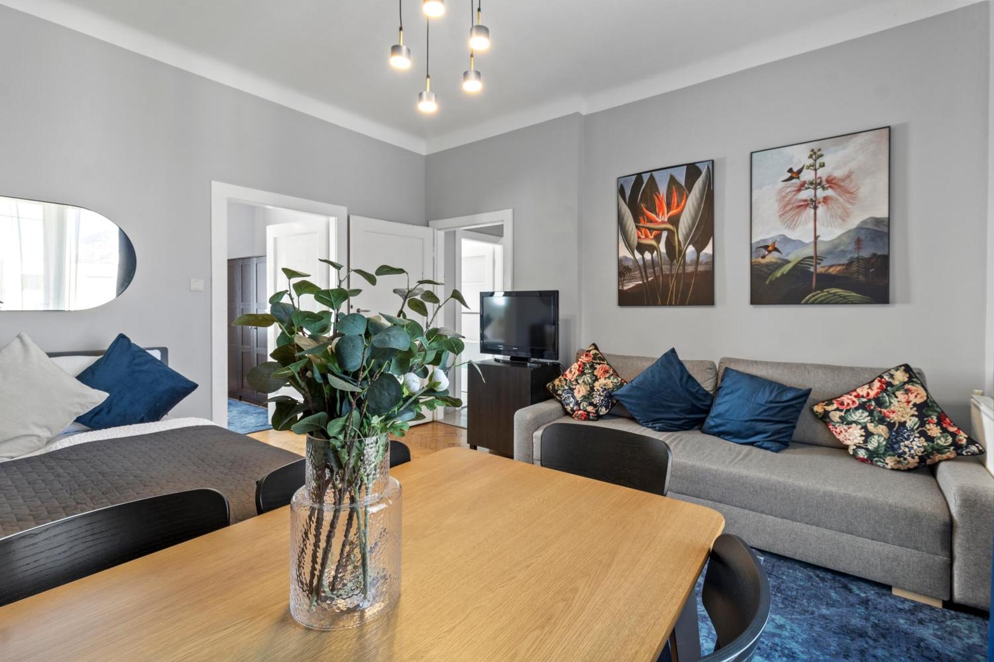 French Balcony - 45M² - Szeneviertel Apartment Vienna Exterior photo